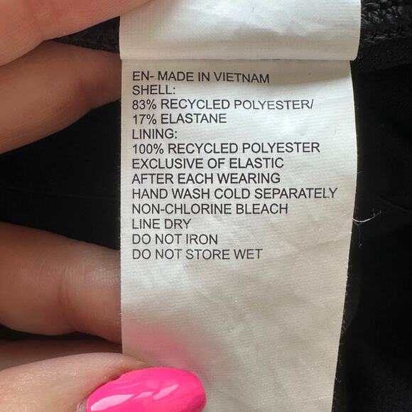 NWoT Nike Black Cutout Technical One-Piece Swimsuit – Size L - Picture 9 of 9